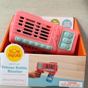 Sun Squad Light-Up Volcano Bubble Blaster - Pink and Blue